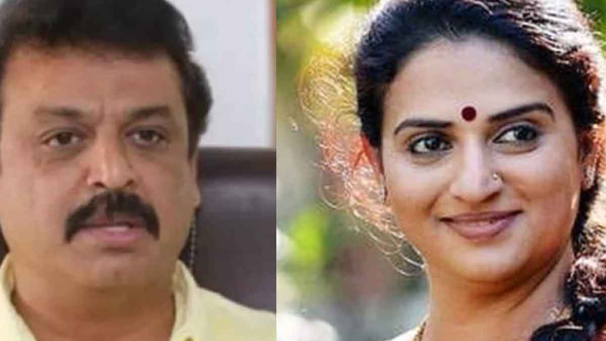 Pavitra Lokesh : మా ఫోటోలు మార్ఫింగ్ చేసి వేధిస్తున్నారంటూ.. పోలీసులకు పవిత్రా లోకేష్ ఫిర్యాదు.. Pavitra Lokesh complained to cyber crime police