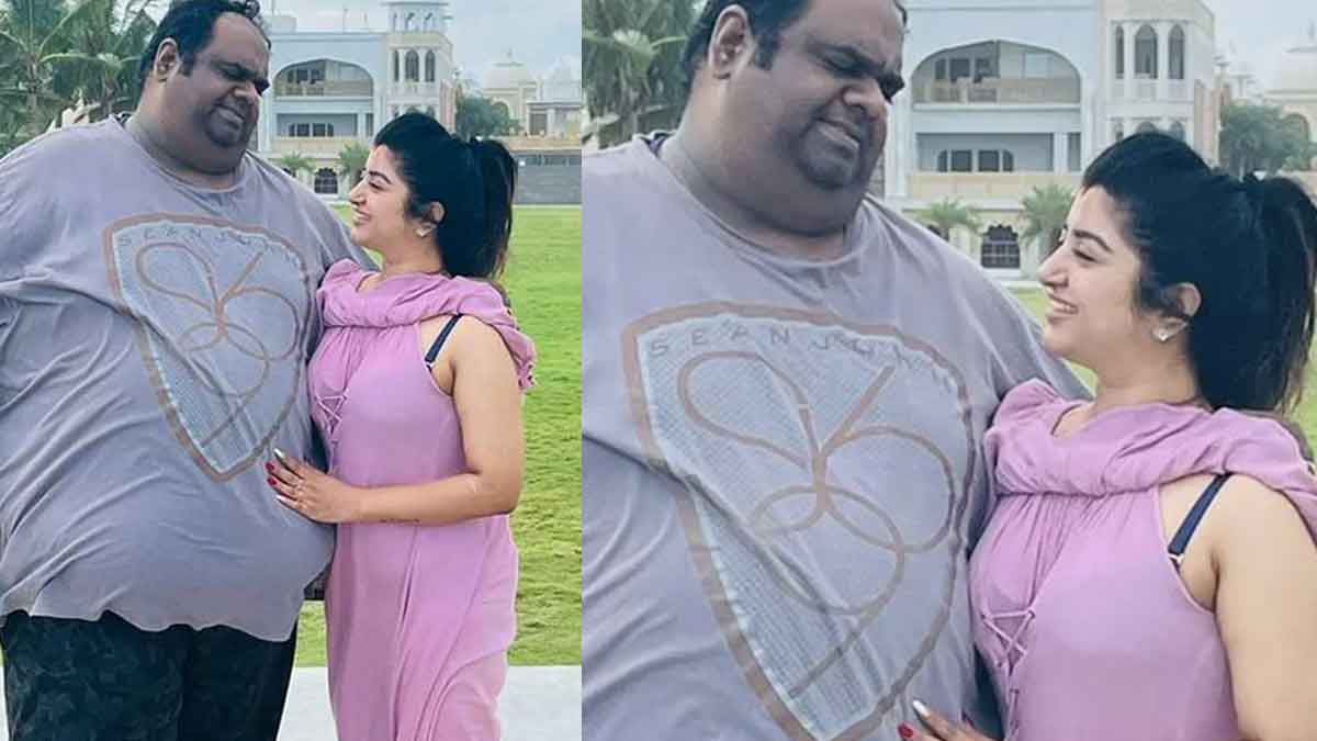 VJ Mahalakshmi Ravinder they say happy photo viral 