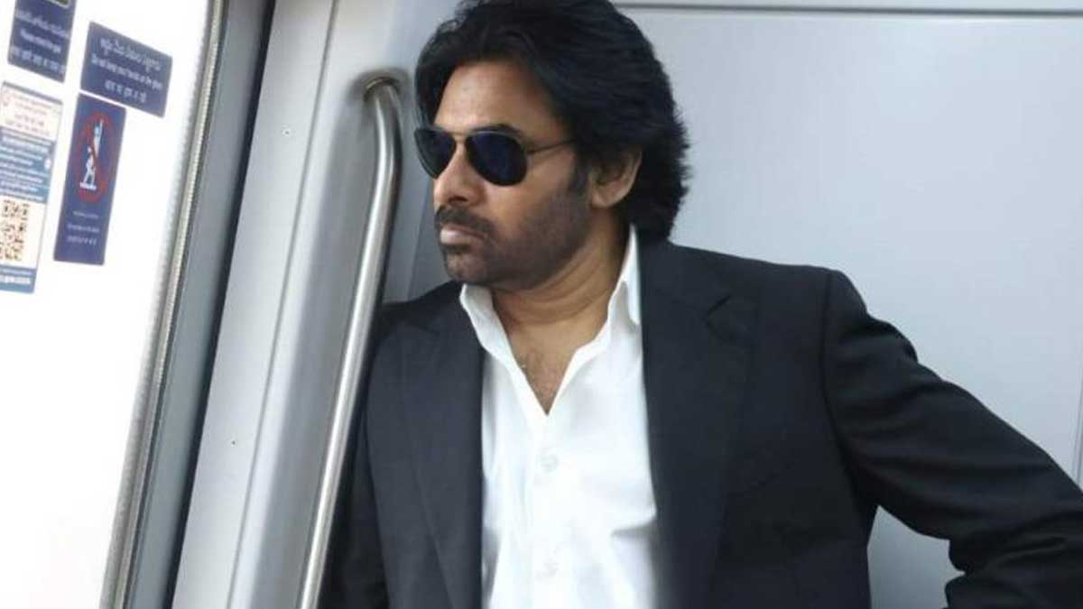 umair sandhu sensational comments on Pawan Kalyan 
