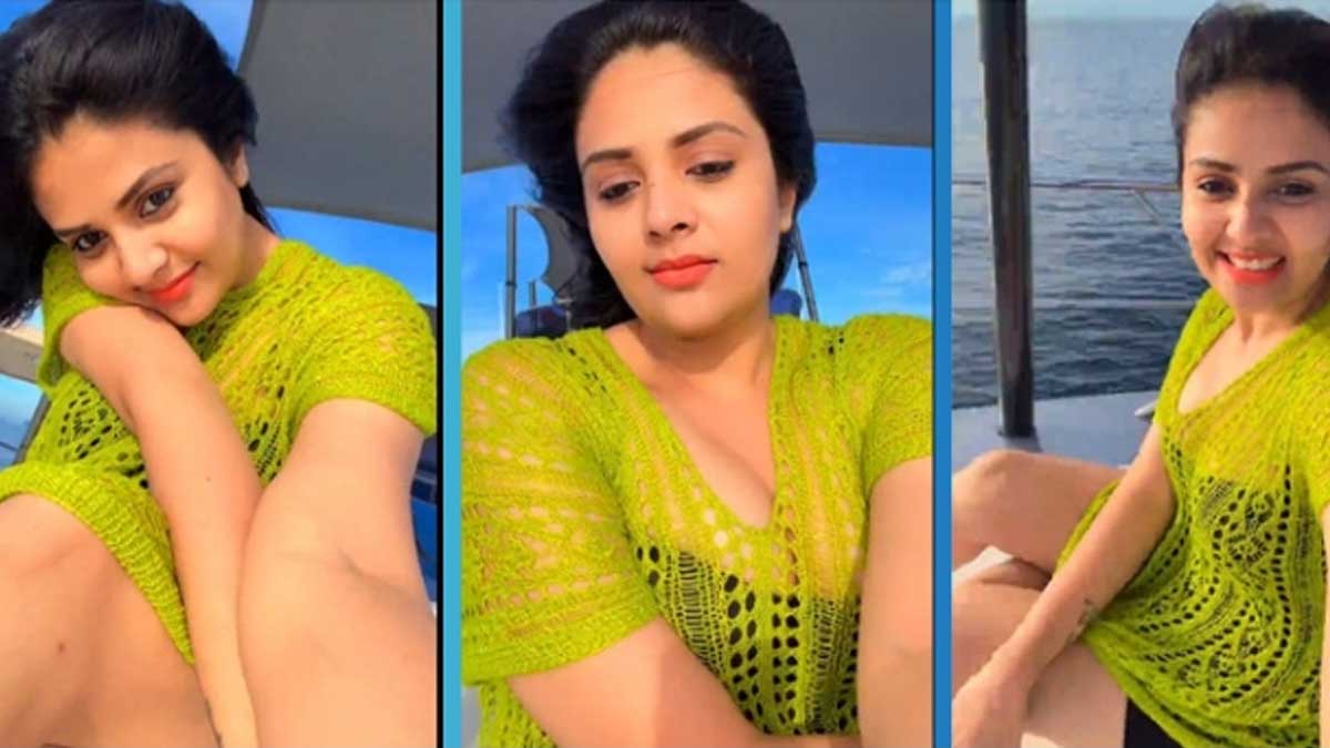 Sreemukhi latest vacation video viral 