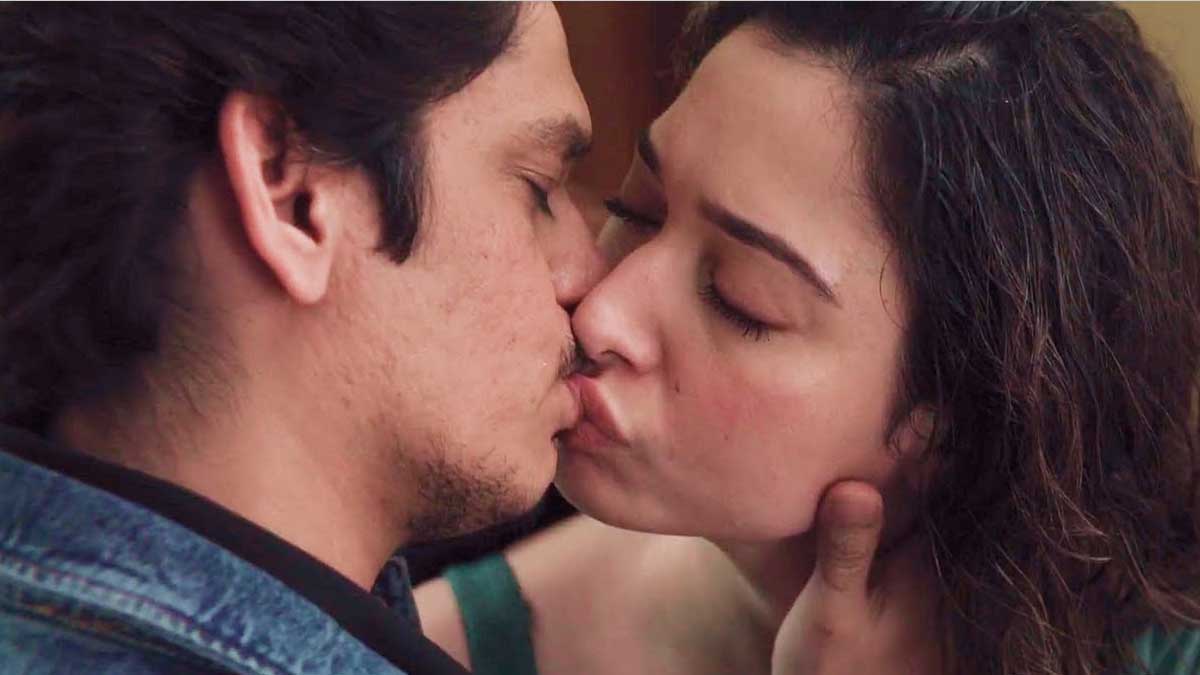 Tamannaah : వామ్మో.. తమన్నా ఘాటు ముద్దులతో అంతలా రెచ్చిపోయిందేంటి.. అందరు షాక్.. వీడియో.. Tamannaah latest video from web series viral