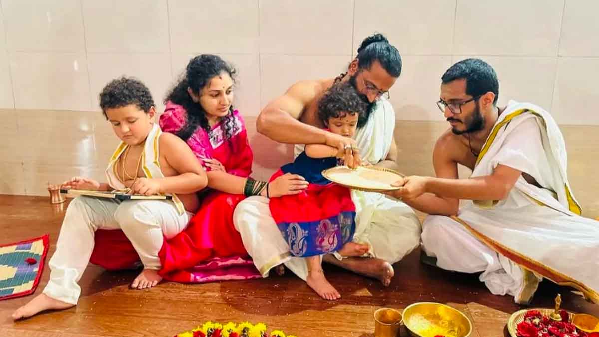 Rishab Shetty : కాంతార హీరో ఇంట్లో శుభకార్యం.. ఫ్యామిలీ ఎంత చూడముచ్చటగా ఉంది..! Rishab Shetty home function with kids